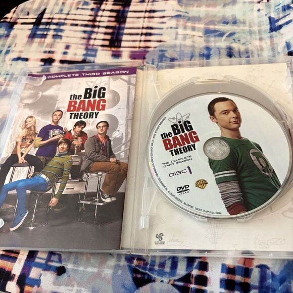 The Big Bang Theory: the Complete Third Season (DVD, 2009) - Picture 2 of 4